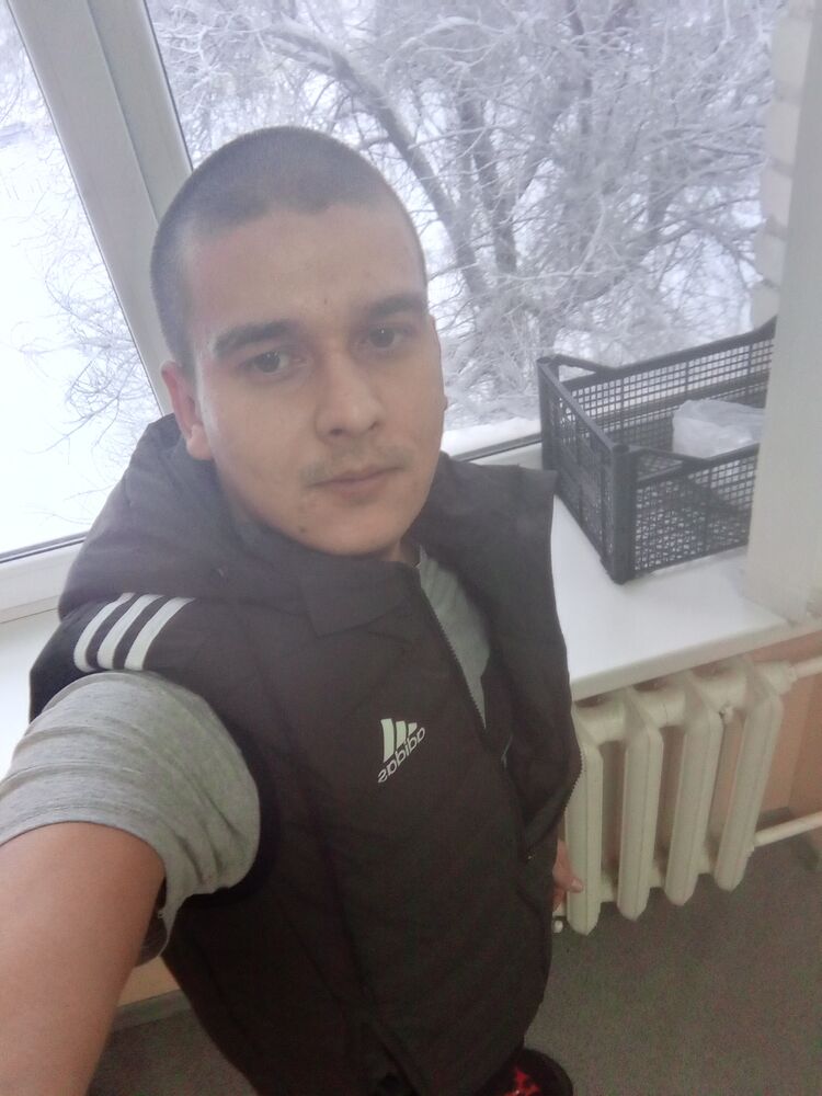  40699034  Vasya, 27 ,    