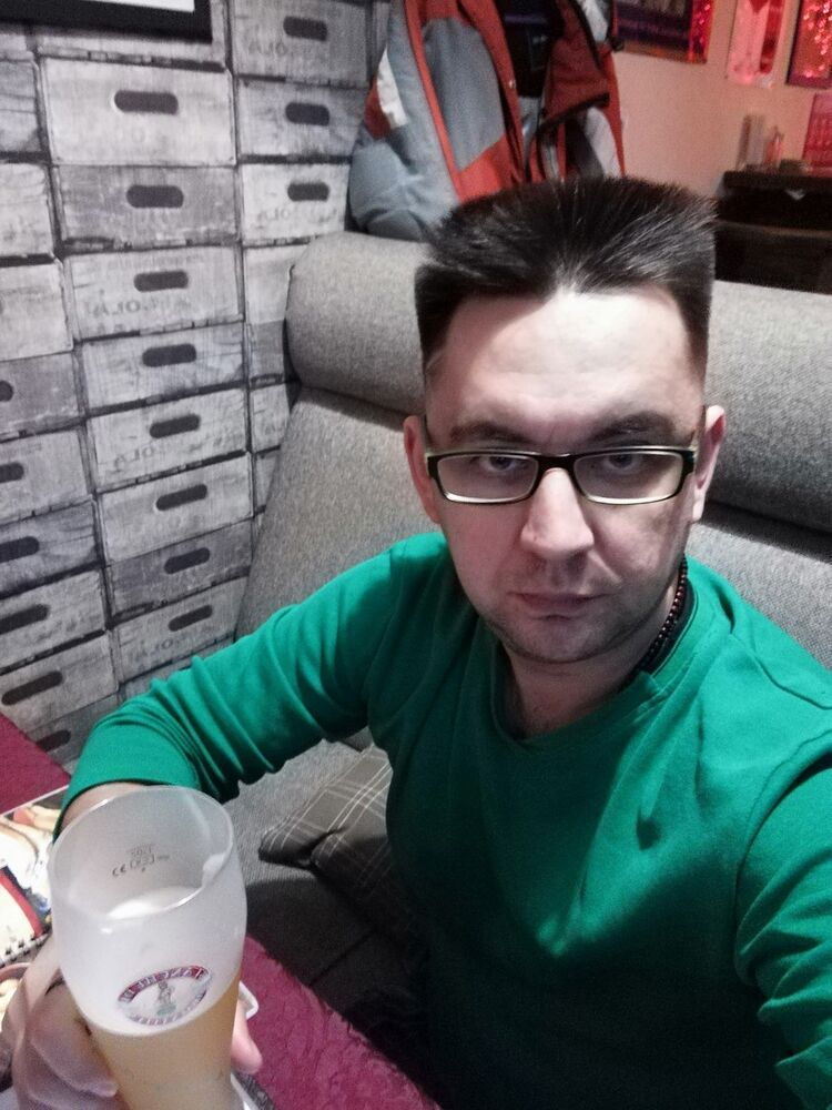  ,   Leo, 40 ,   , 