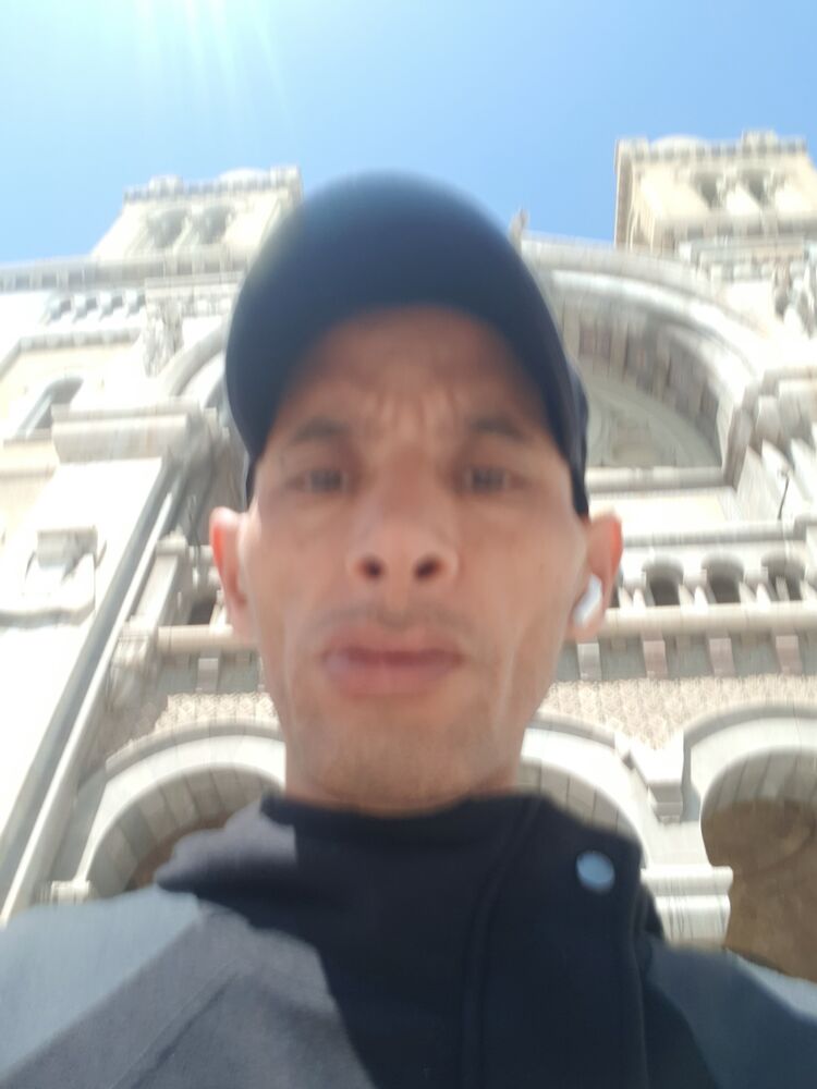 ���������� Tunis, ���� ������� Belgacem, 49 ���, ������������ ��� c�������� ���������