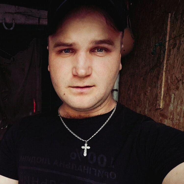  50242824  Slavik , 27 ,    