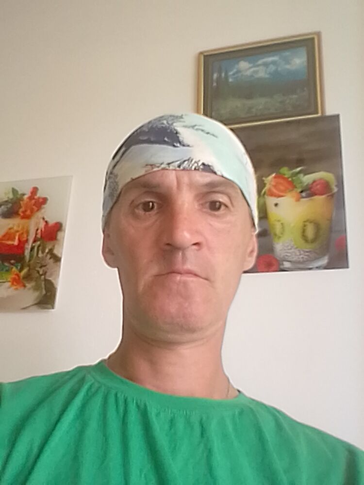  28093744  Roman, 48 ,    