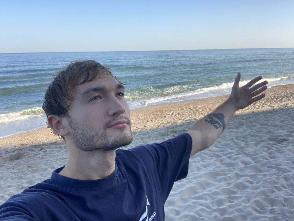  46087994  , 21 ,    