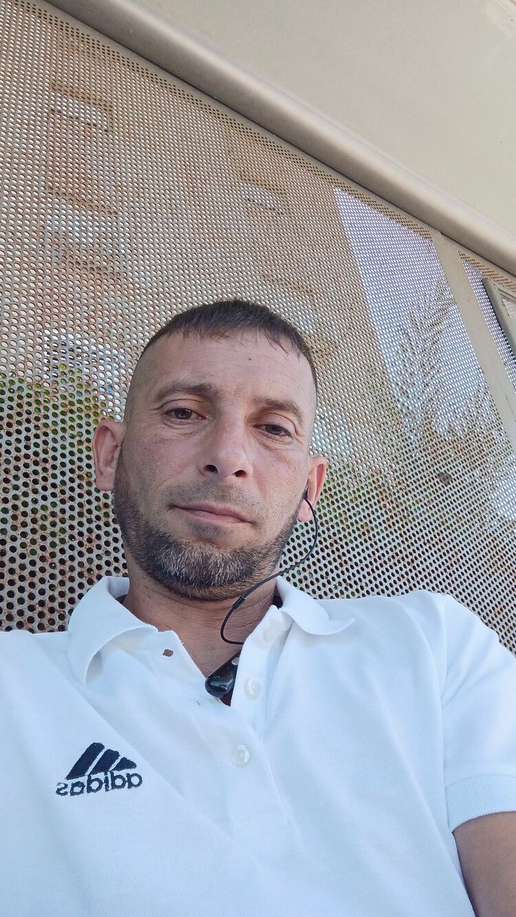  44620084  Ivan, 44 ,    