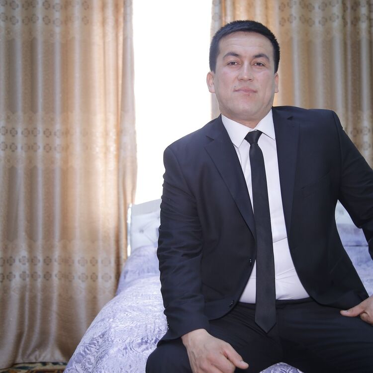  -,   Xolillayev, 33 ,  