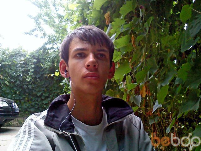  1087694  Serghei, 32 ,    