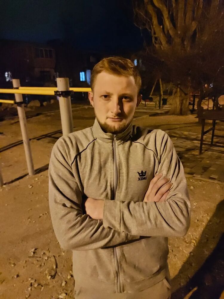  28038184  Vlad, 25 ,    