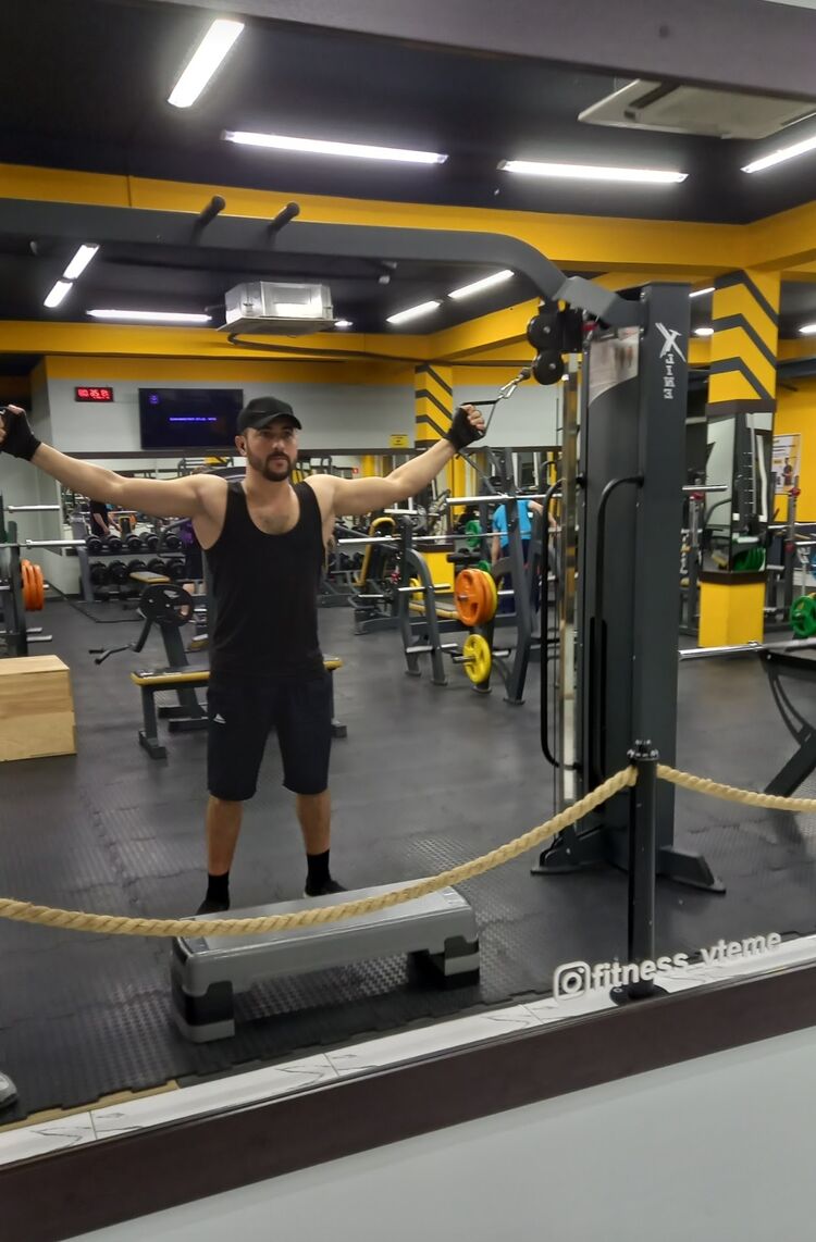  Podgorica,   Leo, 35 ,   ,   