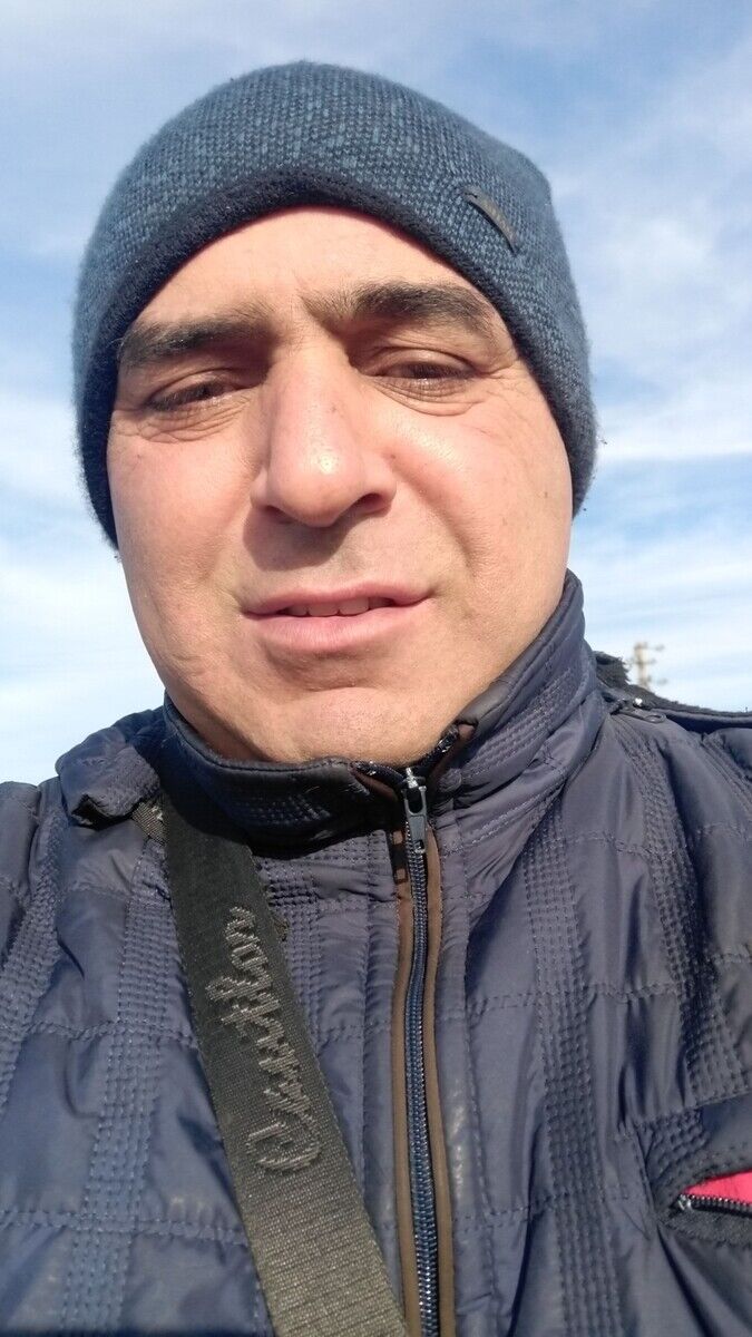  22327394  Faton, 50 ,    