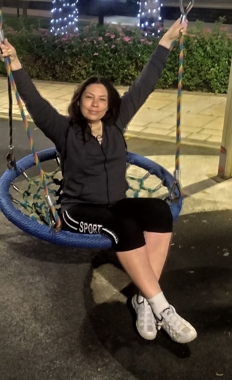  51625344  Evgenia, 46 ,    