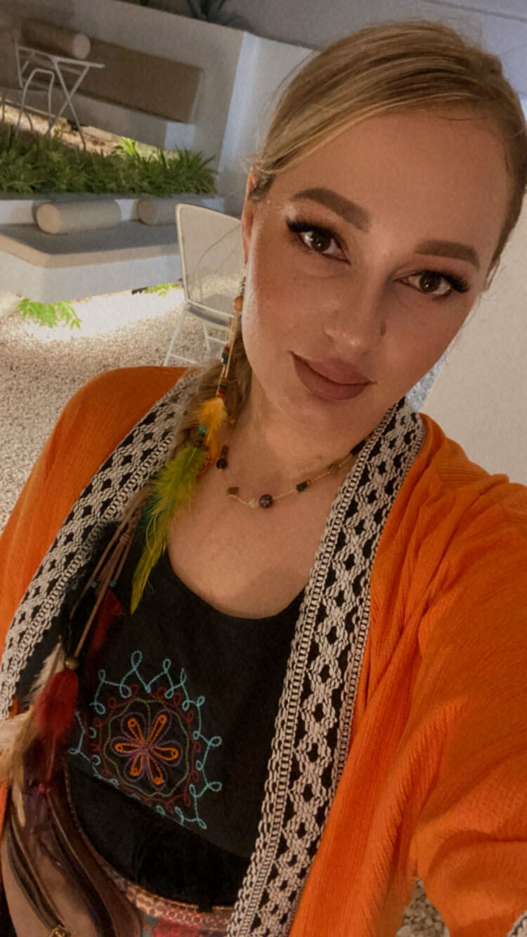  30320884  Julia, 31 ,    