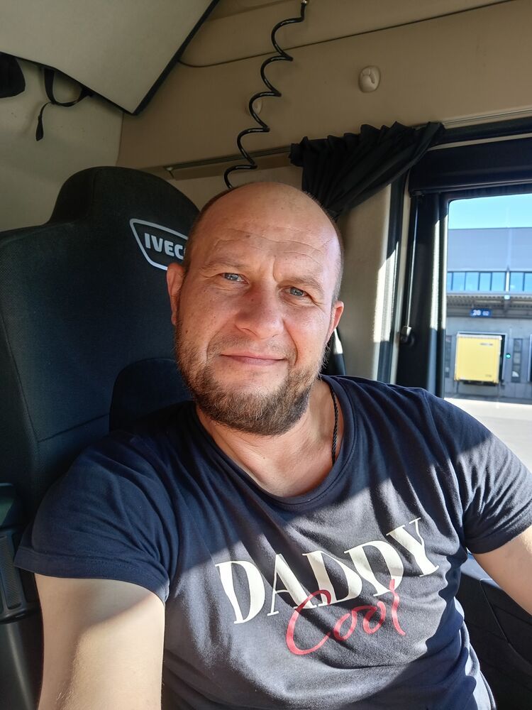  50553214  Aliaksandr, 44 ,    