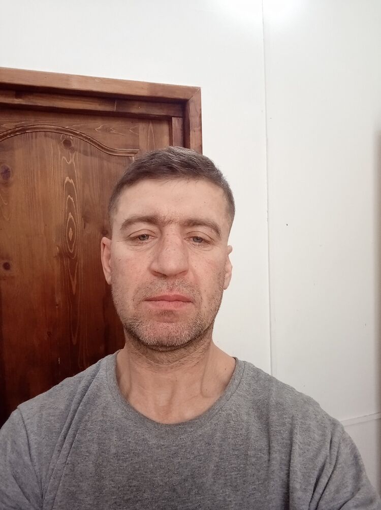  32552524  Vitaly, 47 ,    