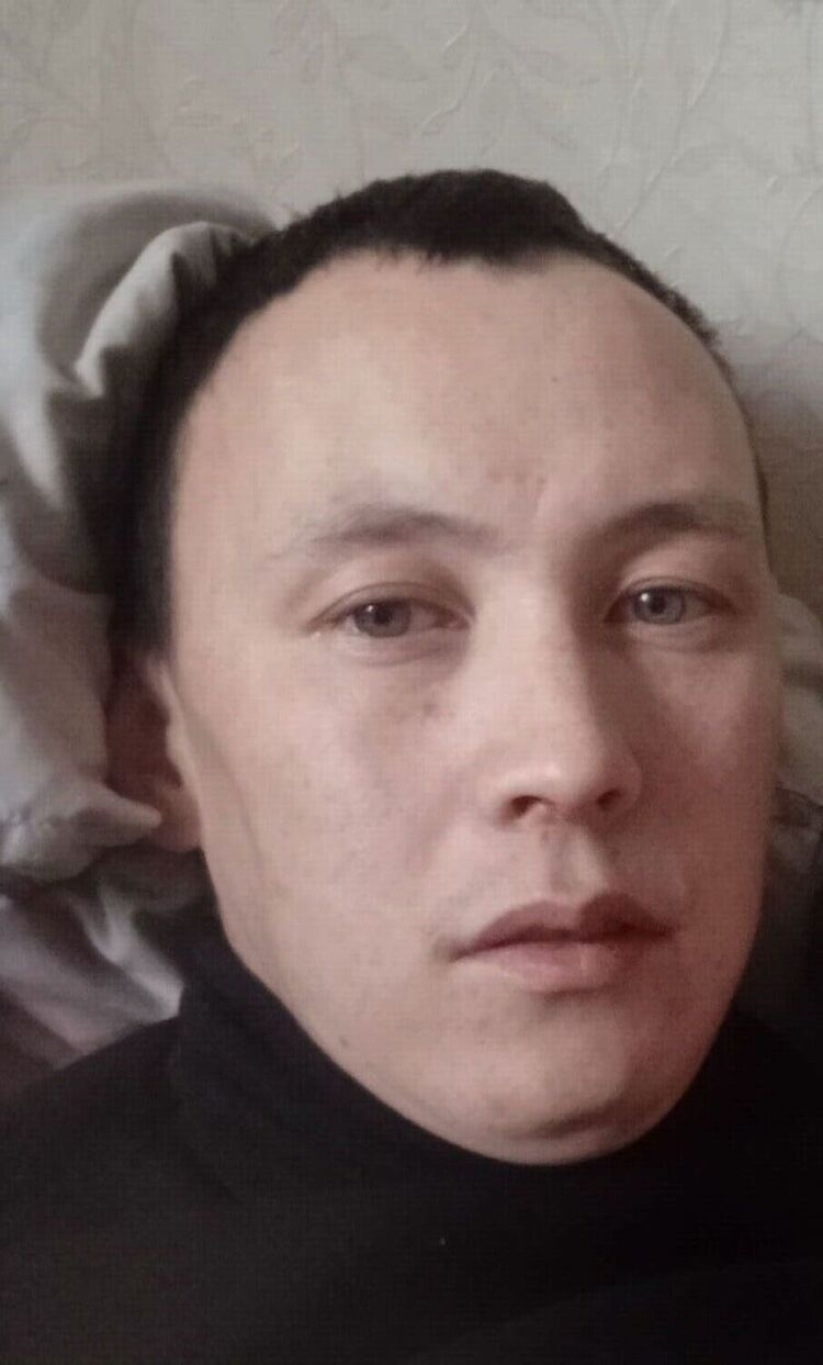 ,   Vladislav, 32 ,   ,   