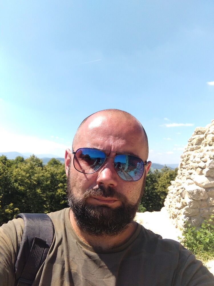  21204354  , 40 ,    Karvina