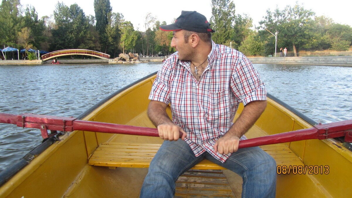  3989774  Armando, 46 ,    