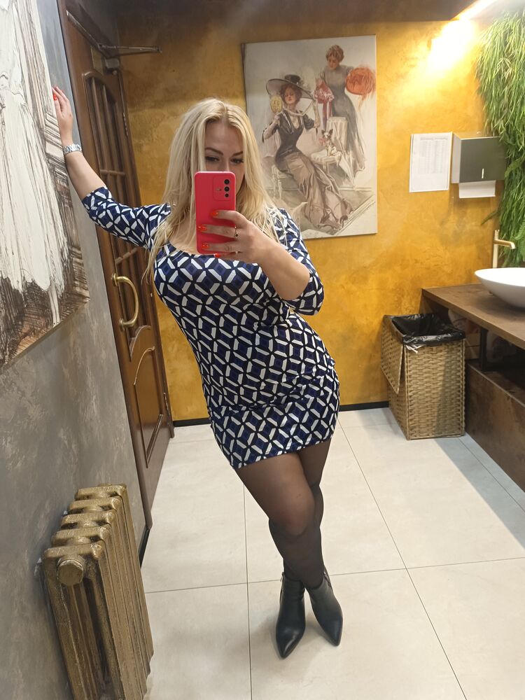  52689064  , 42 ,    