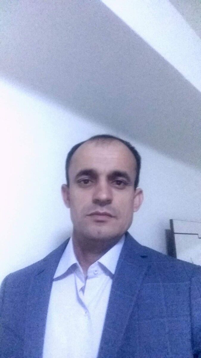  18619334  Karim, 46 ,    