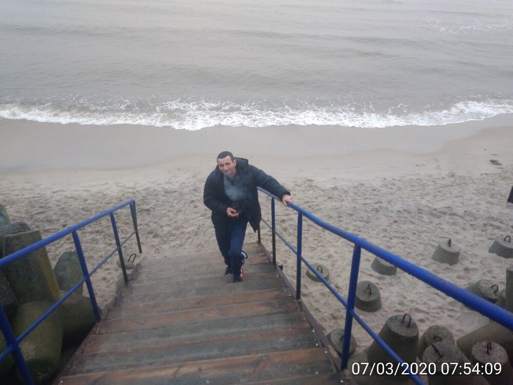  ,   Yevhen, 48 ,   ,   , c 