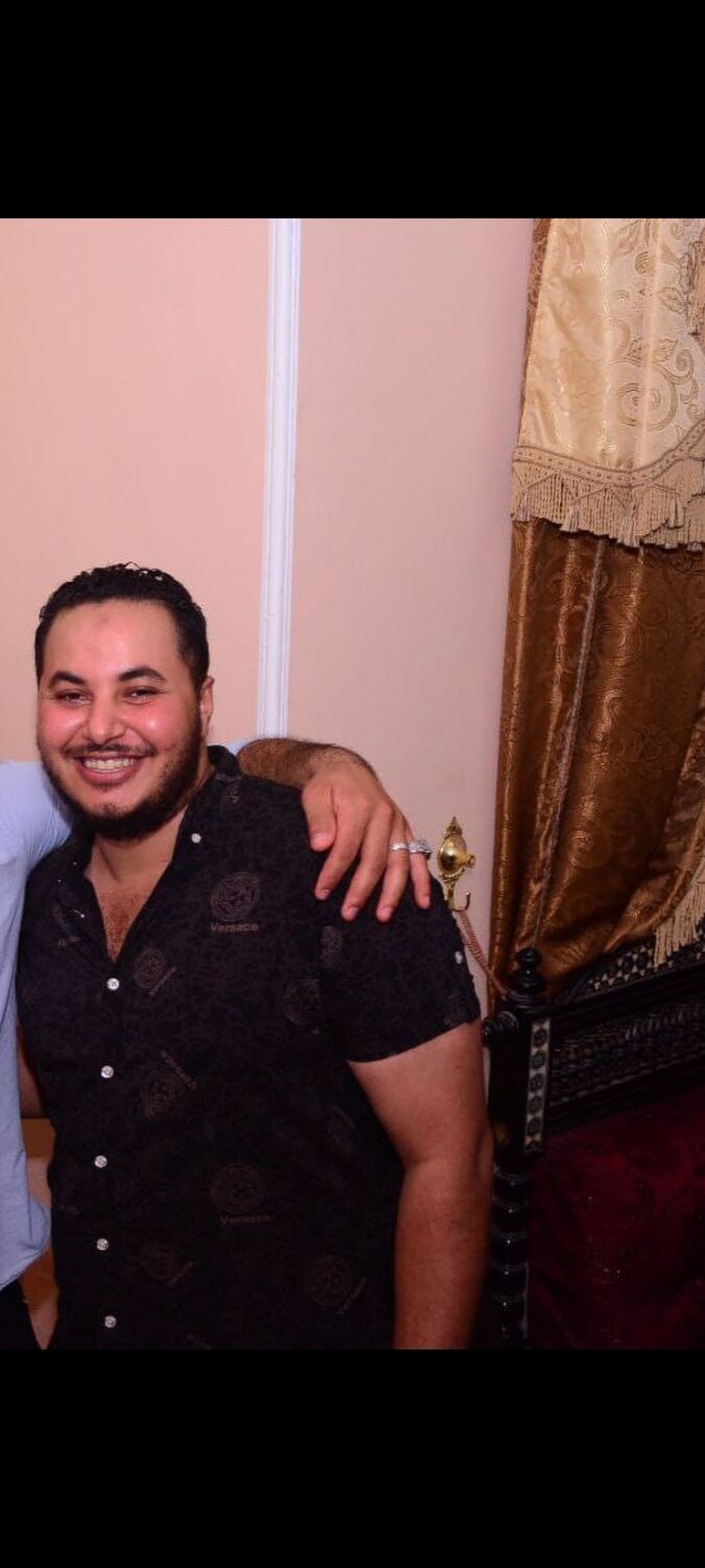  44702124  Mohamed, 31 ,    