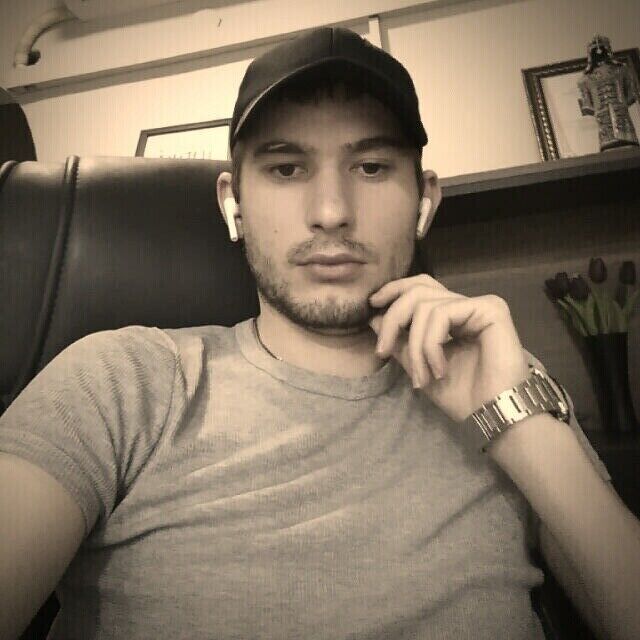  29500114  Nikolas, 31 ,    
