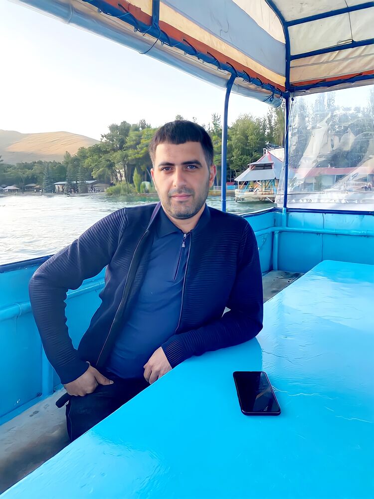  --,   Mkhitar, 32 ,   ,   