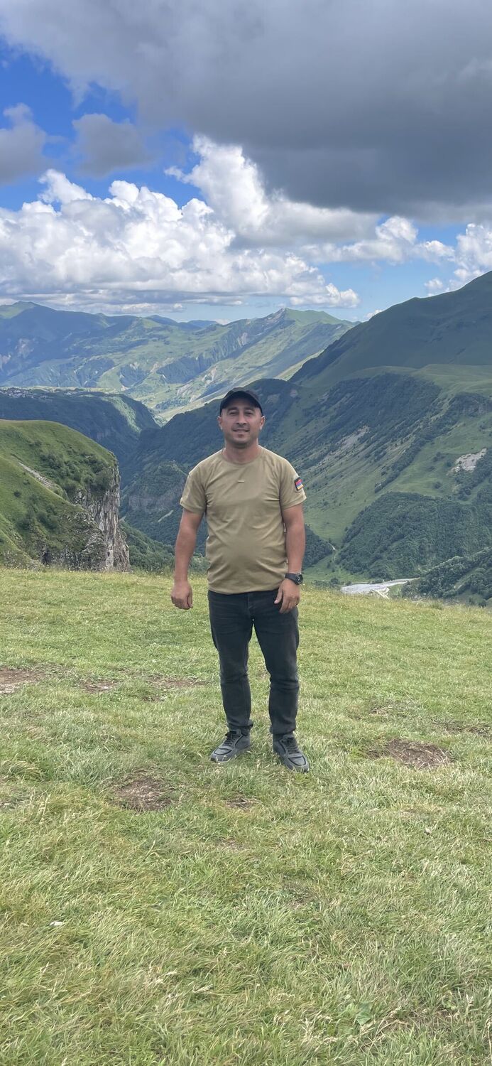  ,   Armen, 35 ,   ,   , c 