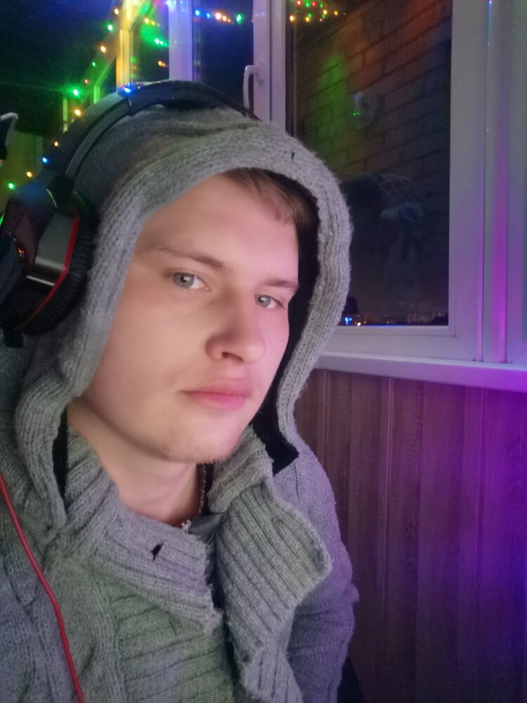  34979844  Vlad, 29 ,    