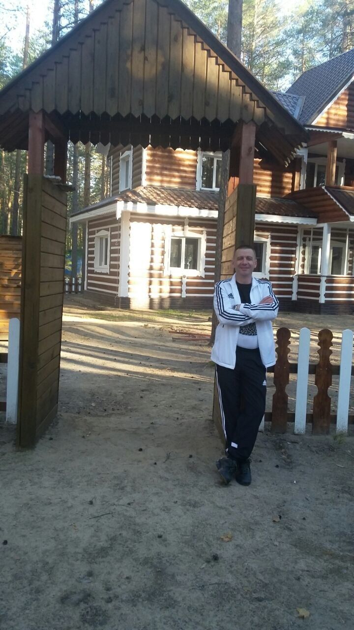  25256064  Viktor, 61 ,    