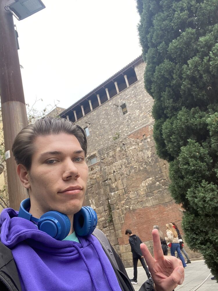  43722194  Nikita, 23 ,    Barcelona