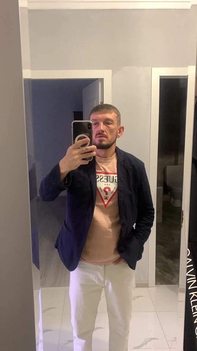  27356864  Anton, 35 ,    