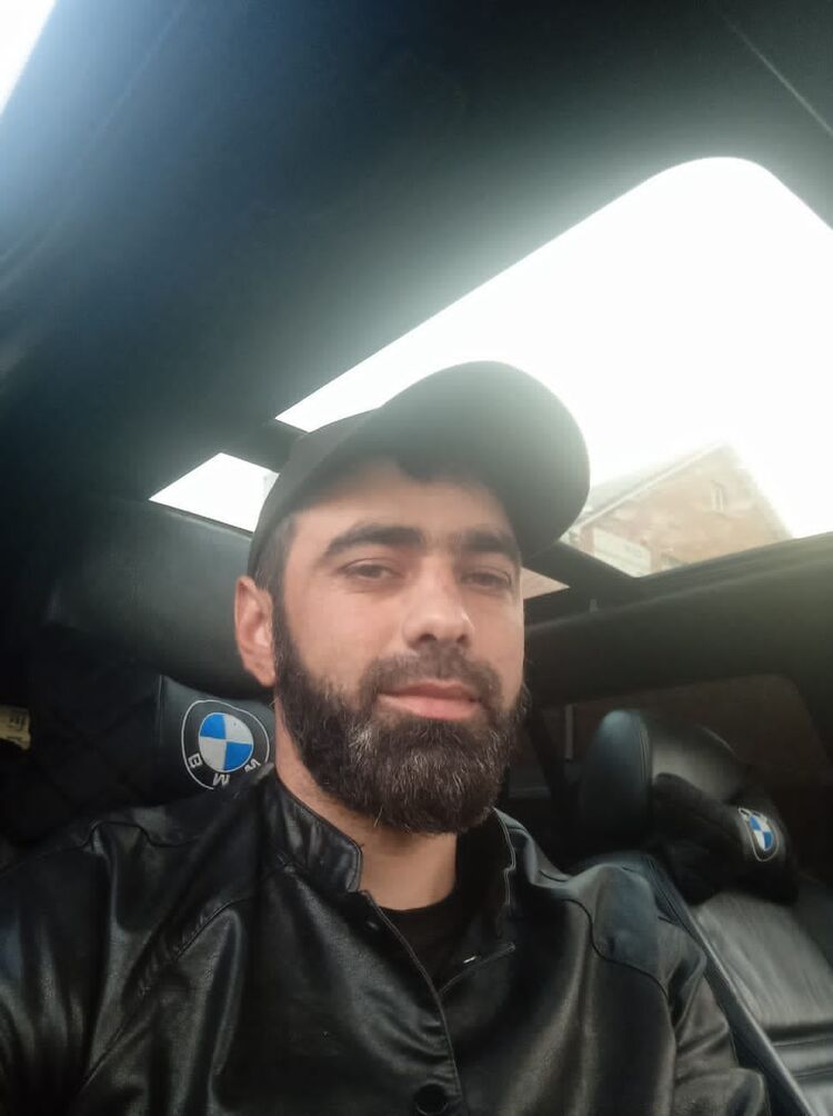  48720684  , 34 ,    