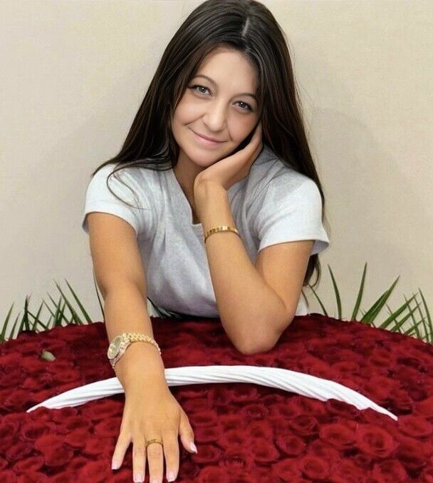  44444024  Elena, 49 ,    