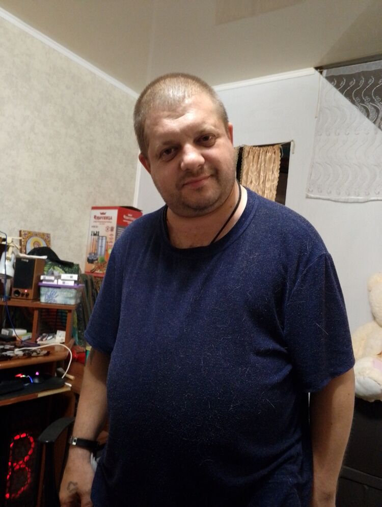 52598234  Roman, 39 ,    
