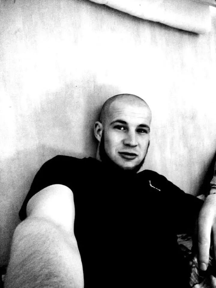  49722274  Dimon, 26 ,    