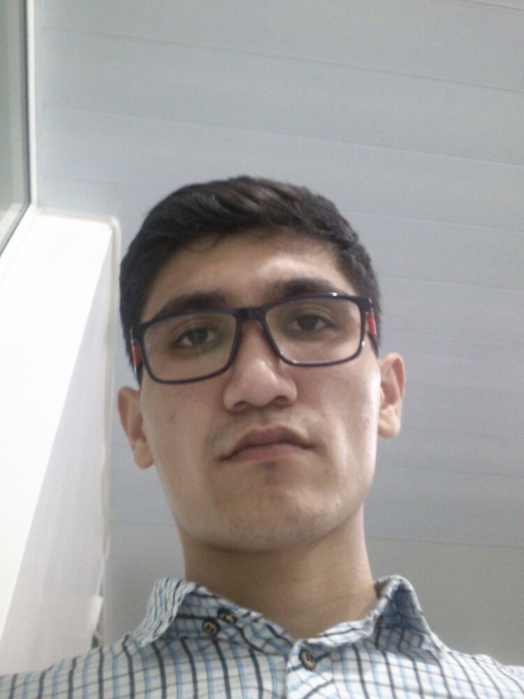  ,   Viktor, 29 ,  