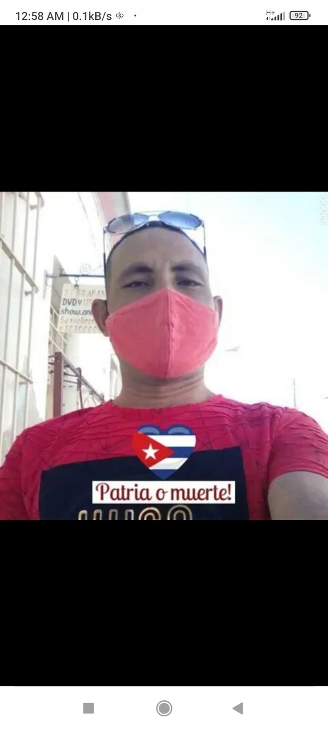  51224854  Yusdel, 36 ,    