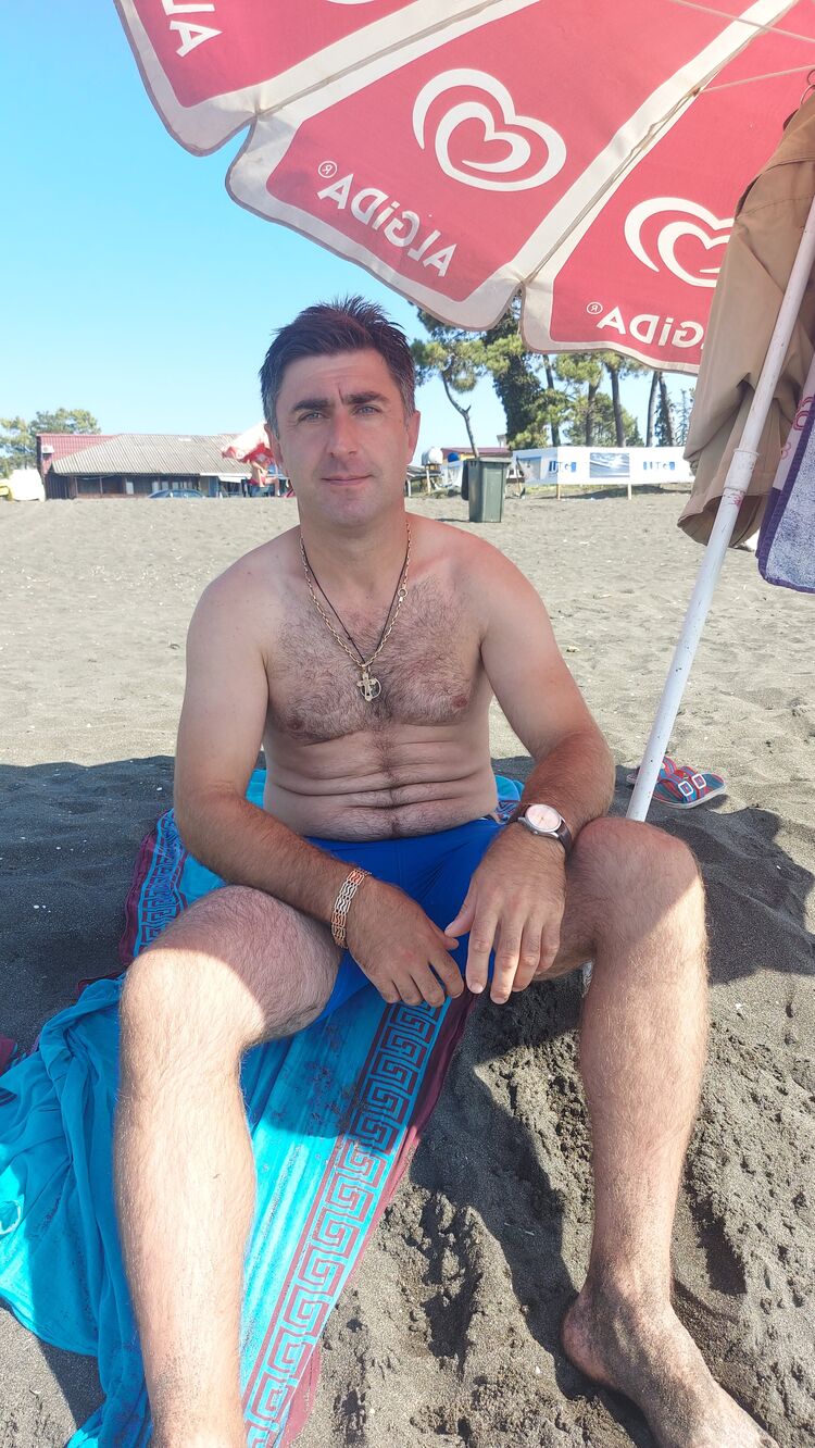  ,   Irakli, 42 ,   ,   , c , 