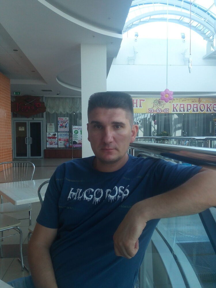  6520604  Roman, 44 ,    