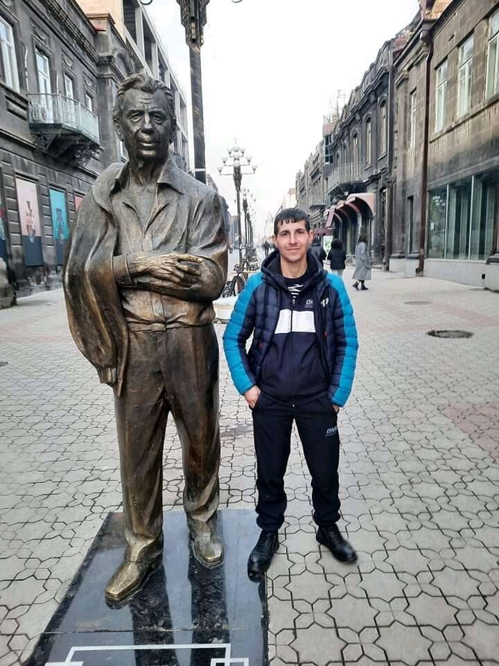  ,   Artyom, 34 ,   ,   