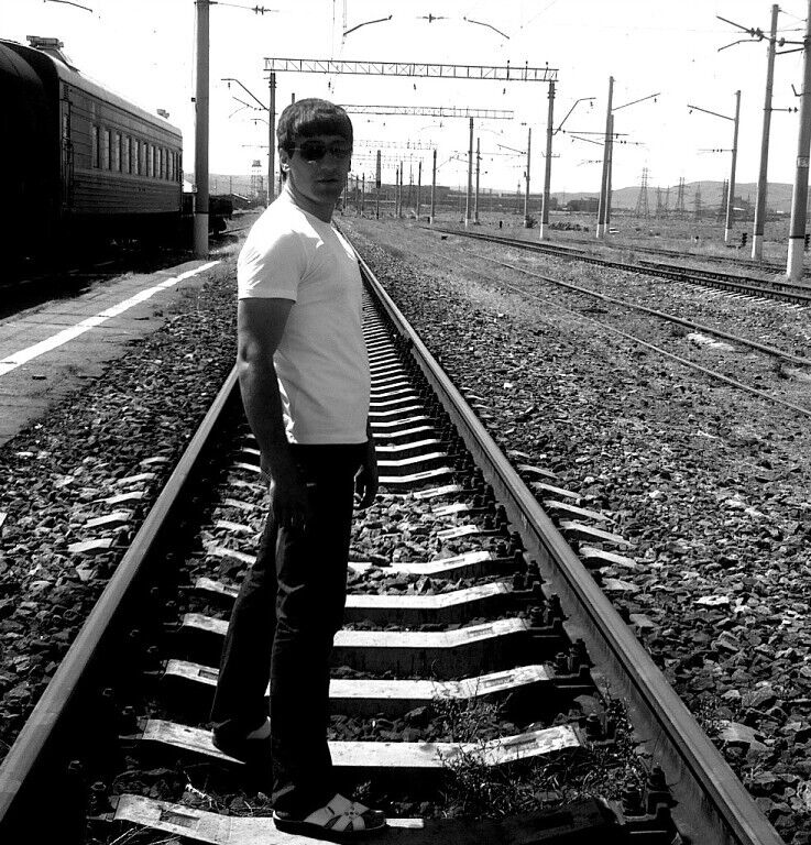  48295654  Arsen, 21 ,    