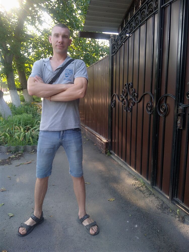  41990144  Aleksandr, 36 ,    