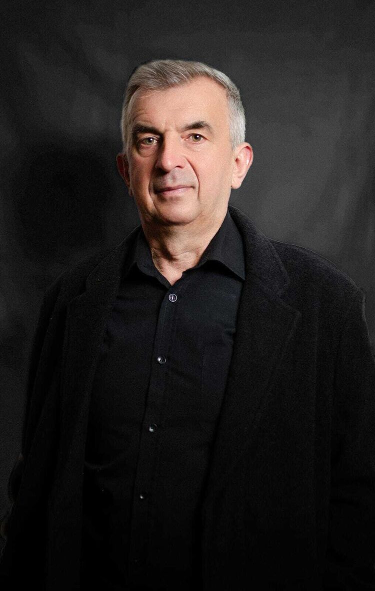  42888754  Pavel, 58 ,    