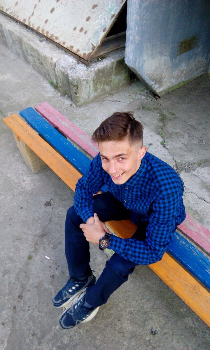  ,   Sergej, 26 ,   