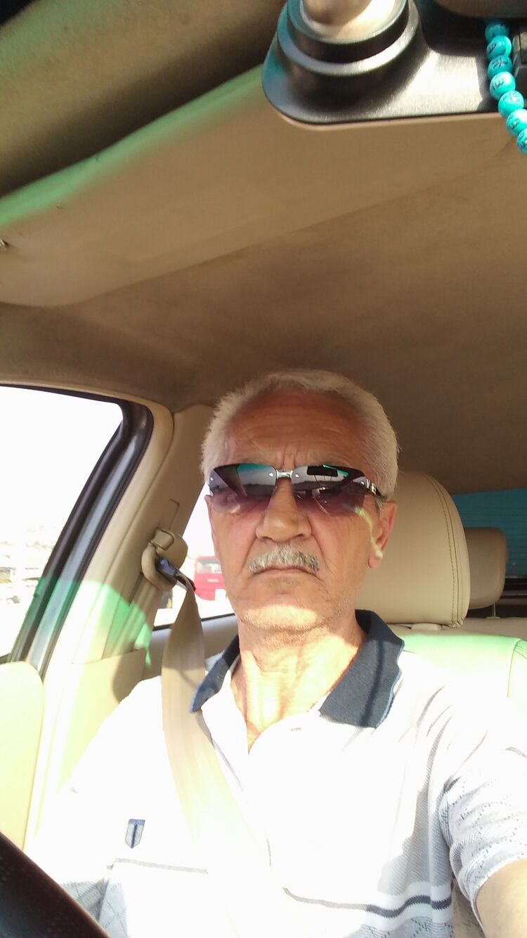  24556894  Tahir, 65 ,    