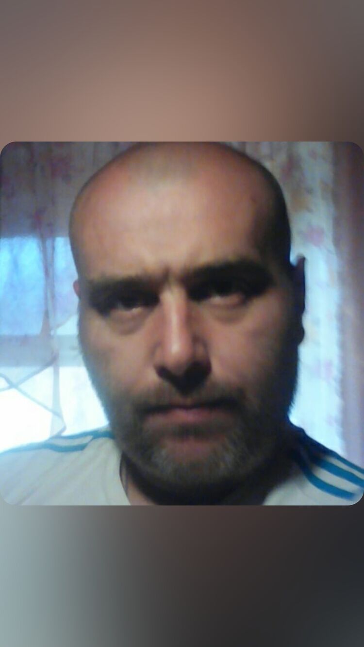 45418724  Mikhail, 45 ,    