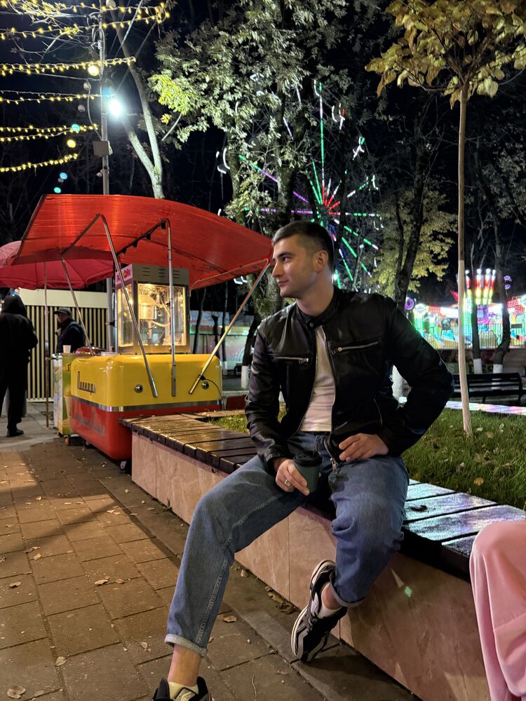  48221274  Beslan, 29 ,    