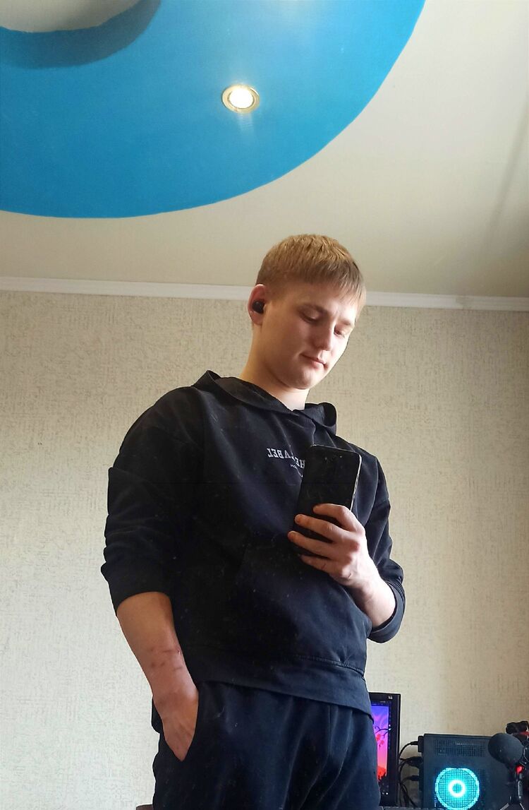  40629734  , 21 ,    