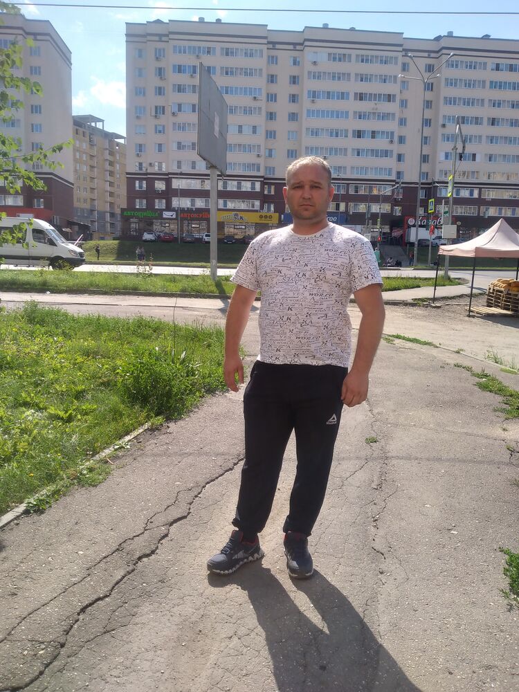  ,   Maxim, 37 ,   ,   , c 