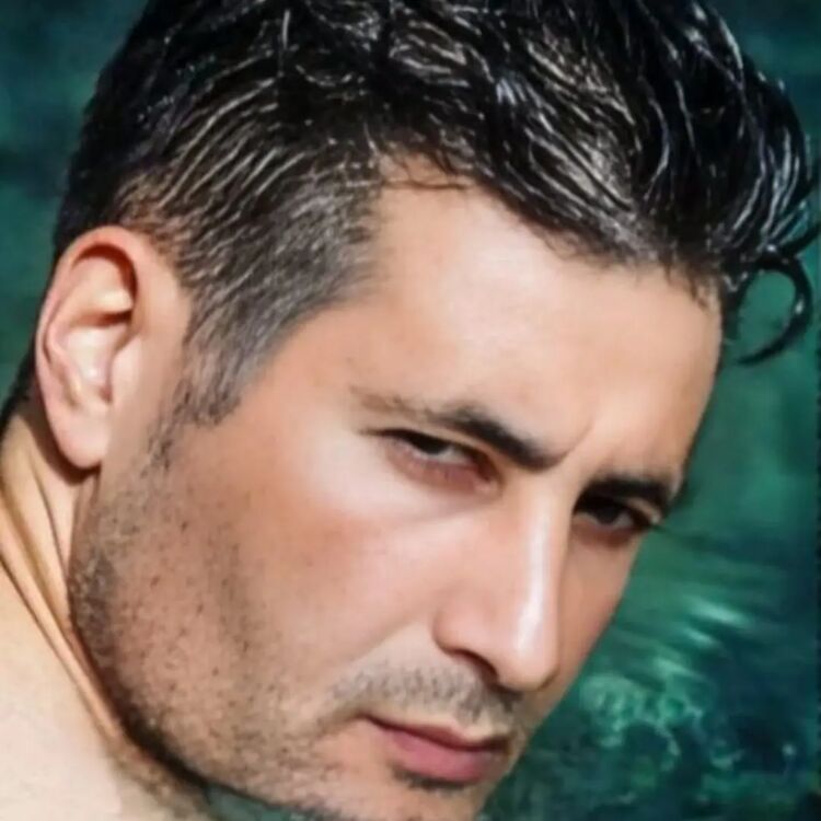  54168064  Artur, 47 ,    