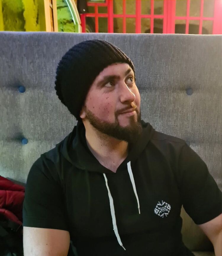  52538774  Don korlon, 31 ,    